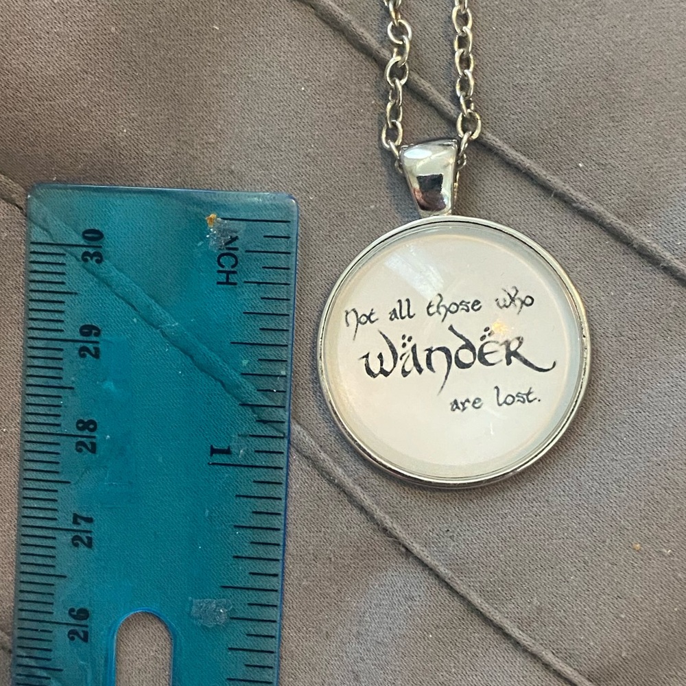 Lord of the rings not all those who wander necklace - Picture 2 of 4